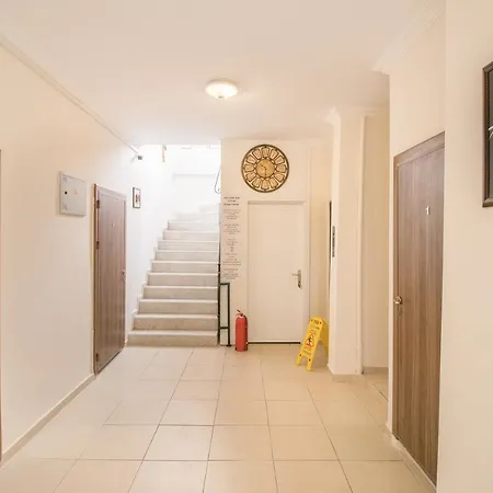 Apartment Near To Center And