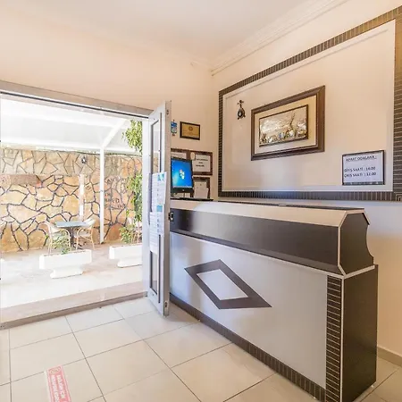 Near To Center And 말마리스