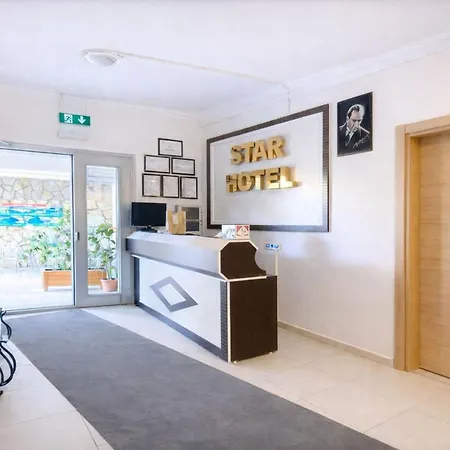 Star アパート マルマリス